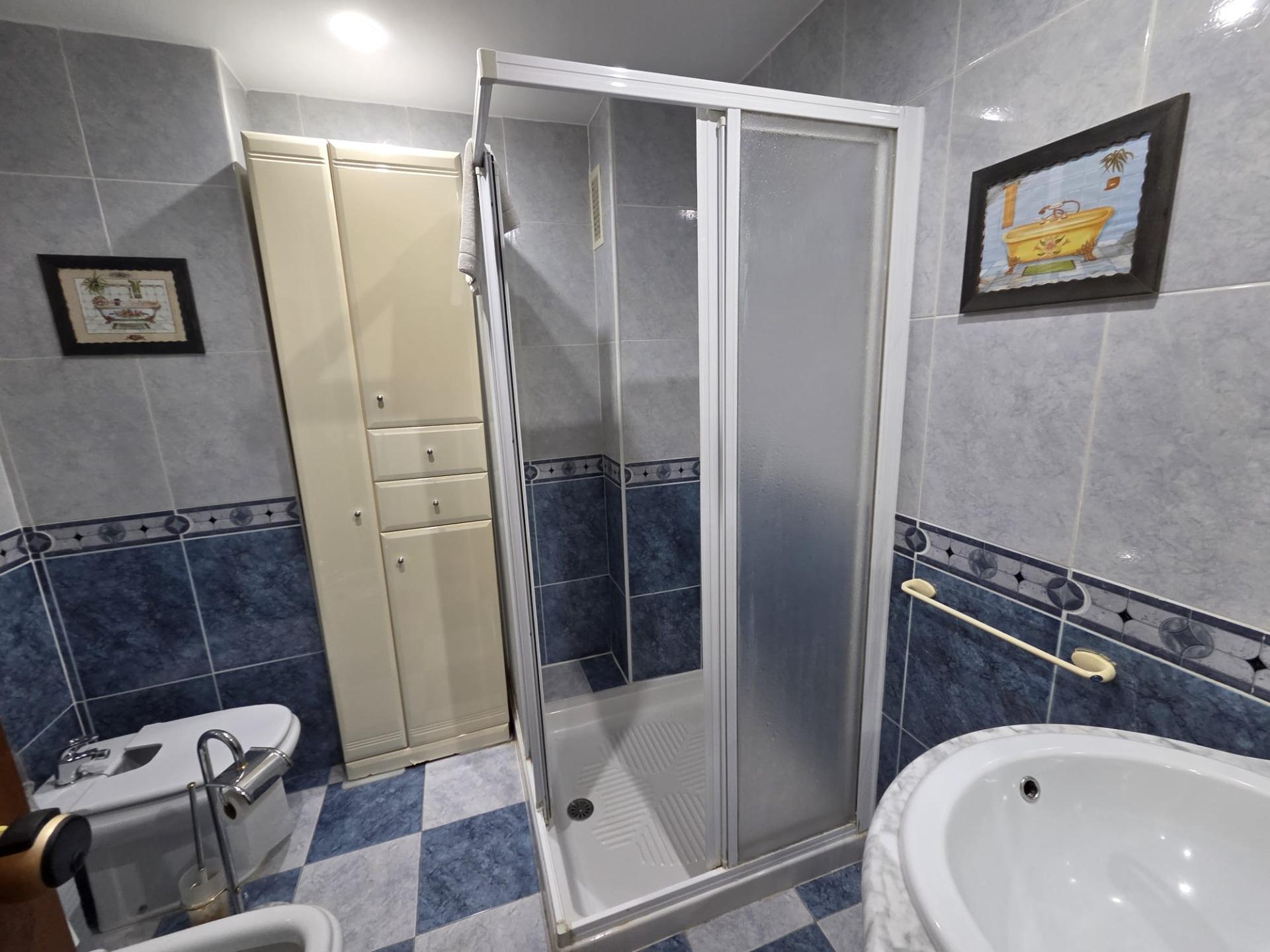 4 Bedroom Apartment in Fuengirola - Photo 13