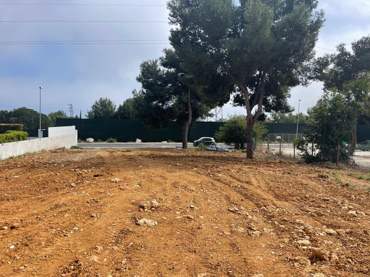 1,165 m² Plot in Marbella - Photo 2