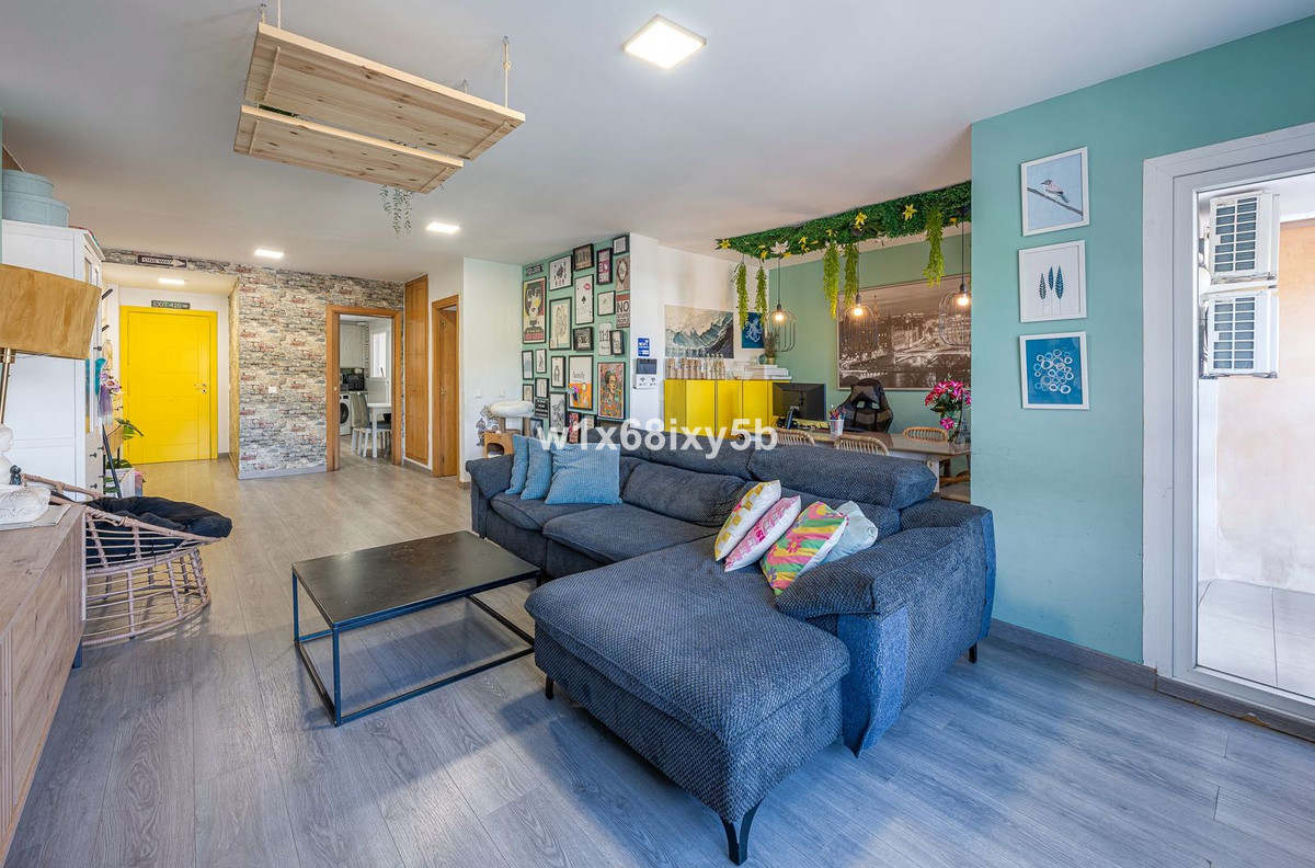 3 Bedroom Apartment in Marbella - Photo 3