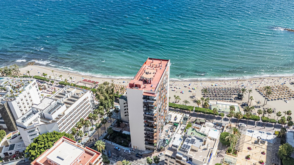 1 Bedroom Apartment in Marbella - Photo 22