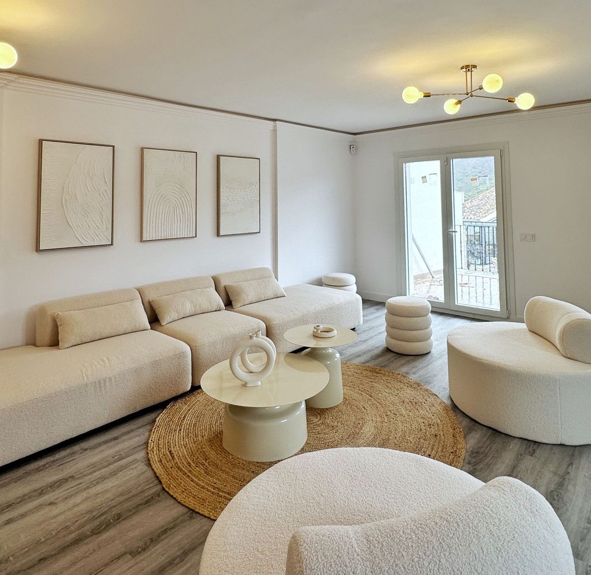 5 Bedroom Apartment in Benahavís - Photo 4