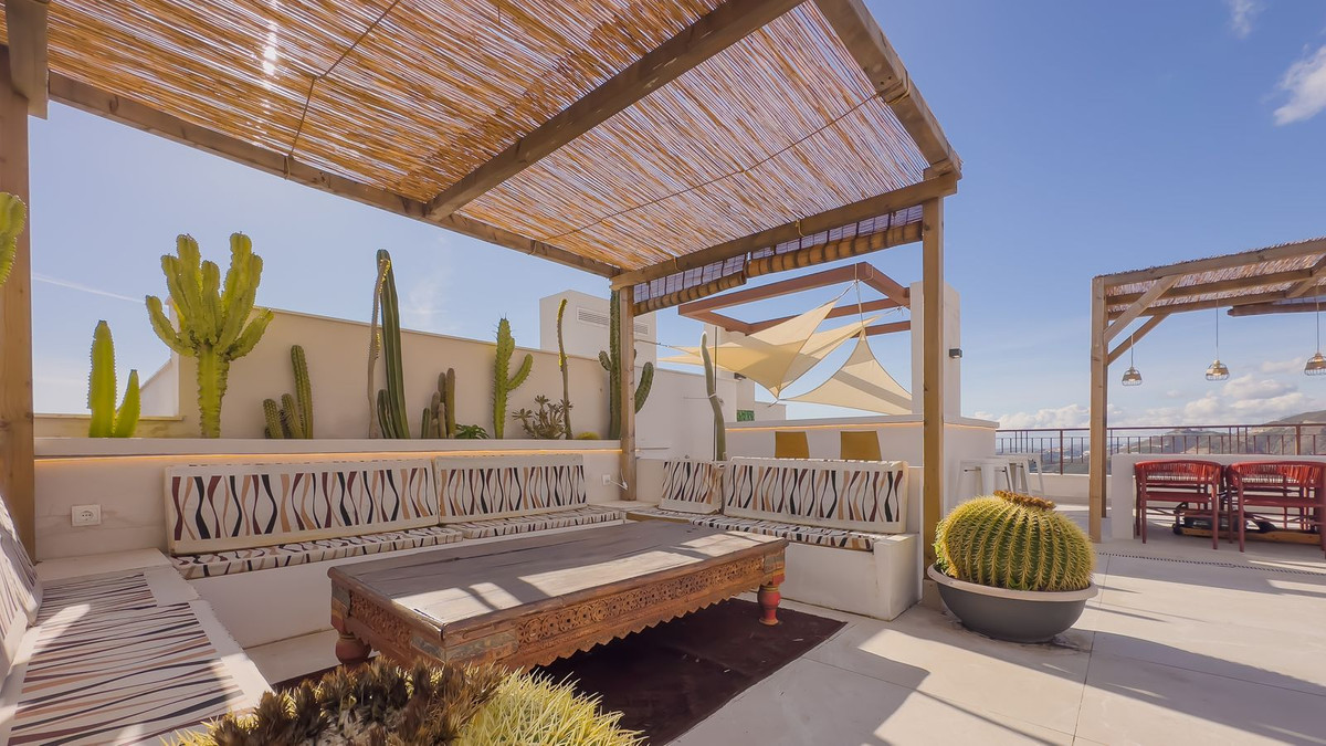 3 Bedroom Penthouse in Istán - Photo 16
