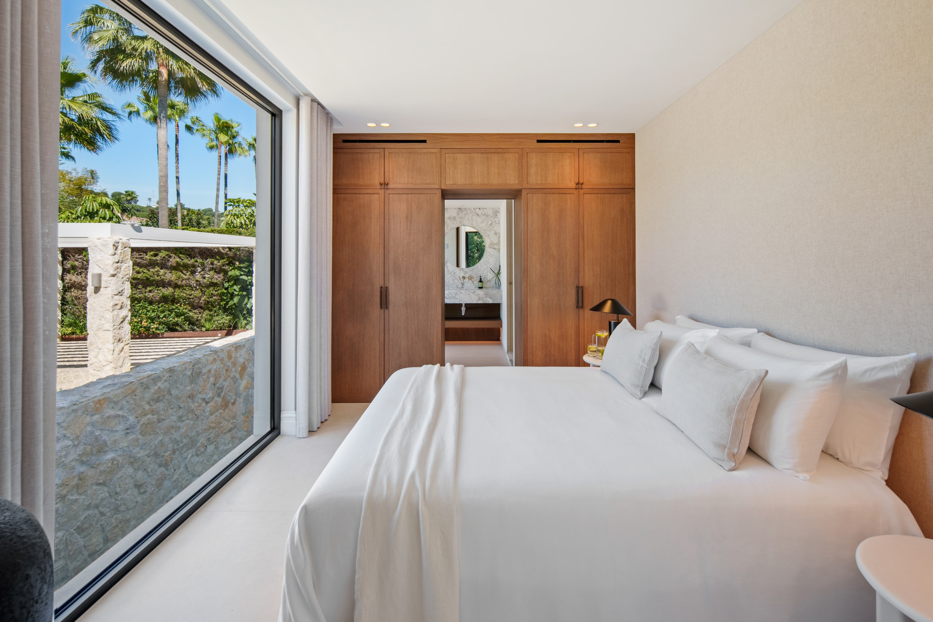 4 Bedroom Villa in Marbella - Photo 45