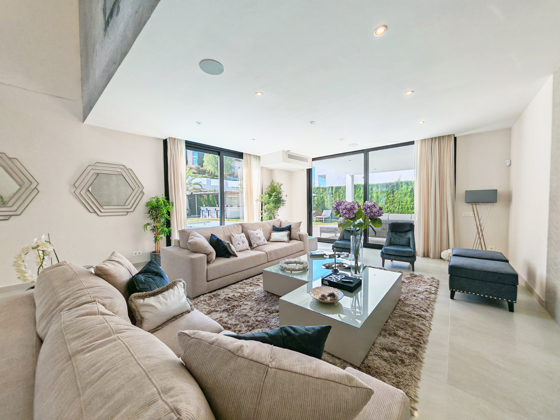 5 Bedroom Villa in Marbella - Photo 5