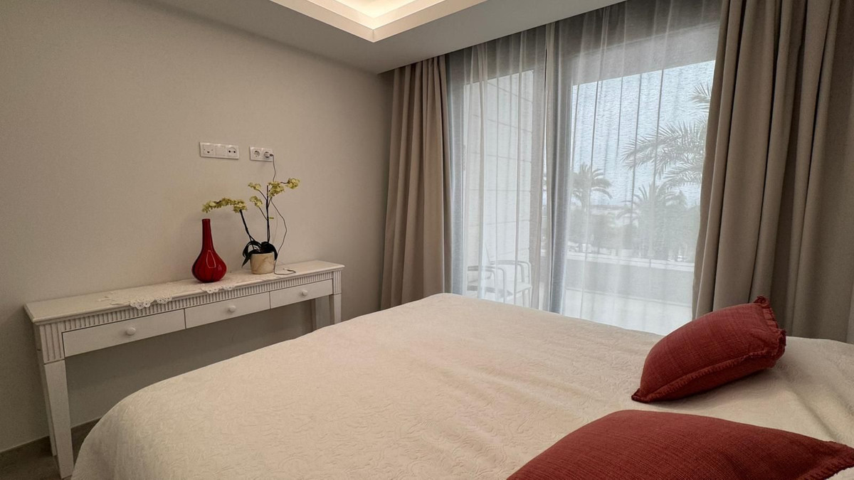 2 Bedroom Penthouse in Estepona - Foto 16