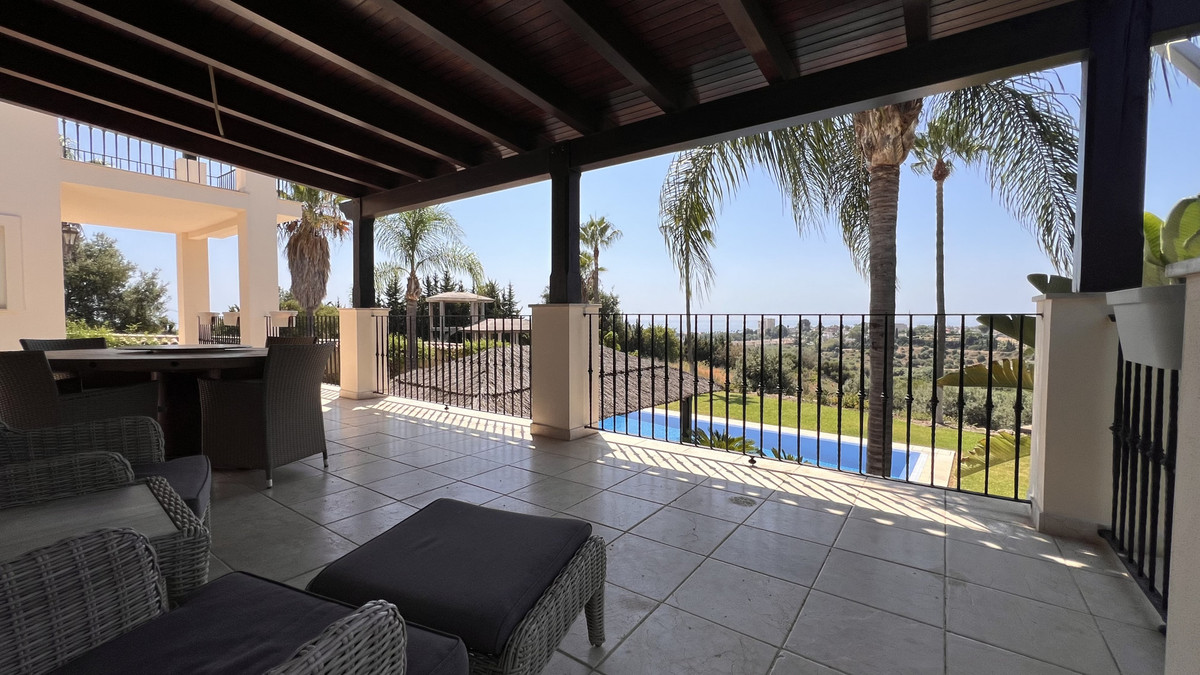 4 Bedroom Villa in Estepona - Photo 3