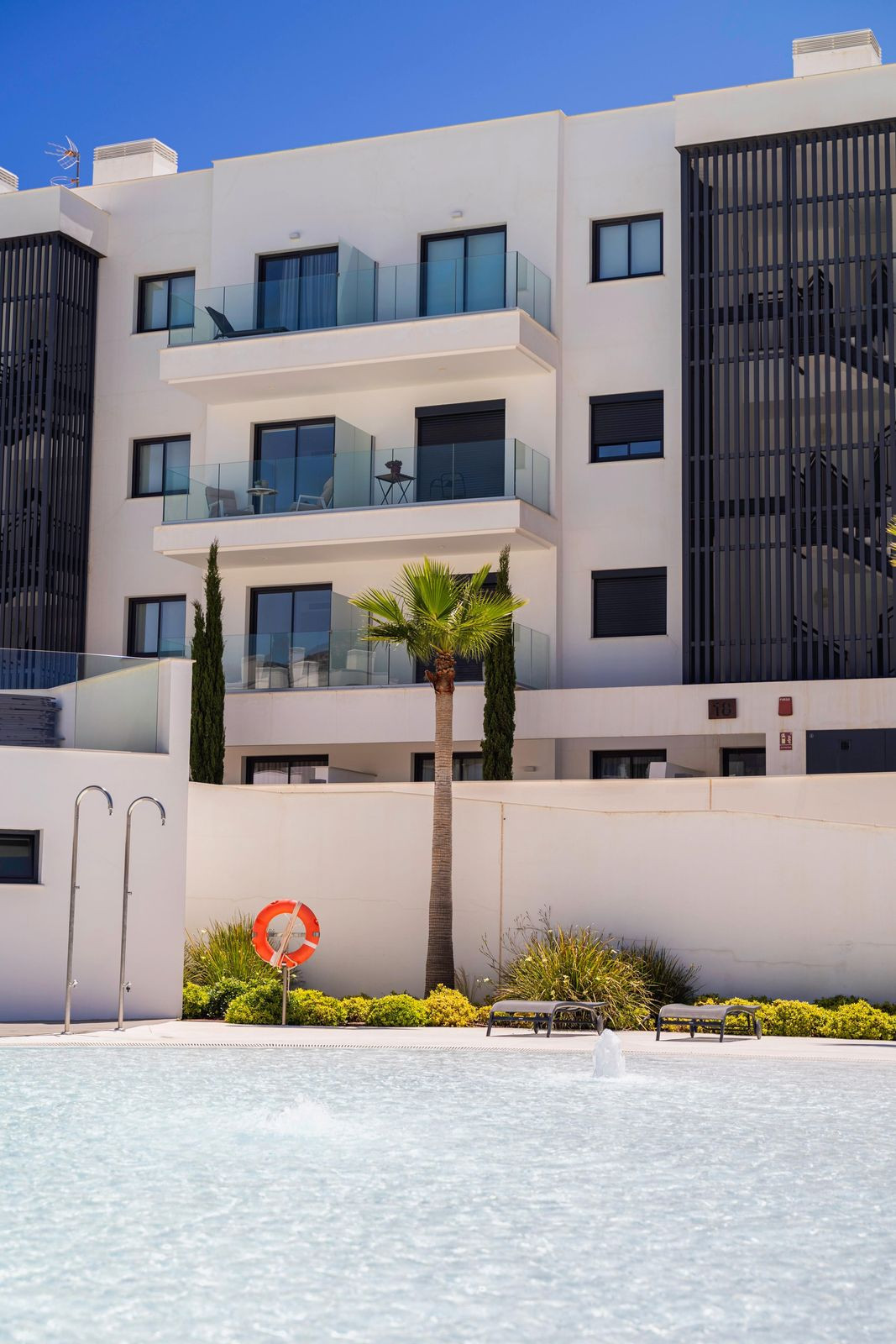 2 Bedroom Apartment in Benalmádena - Photo 27