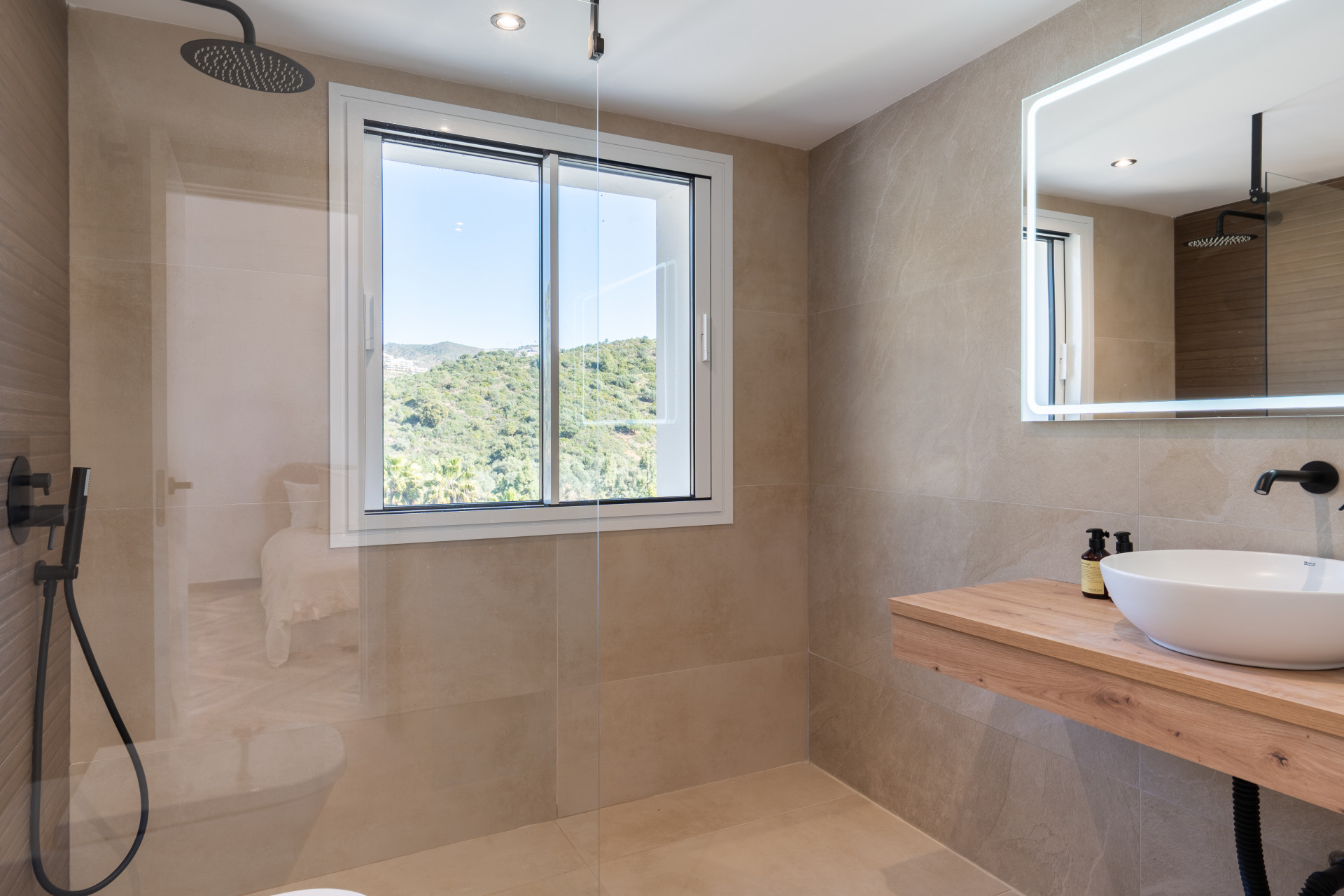 3 Bedroom Penthouse in Benahavís - Photo 25