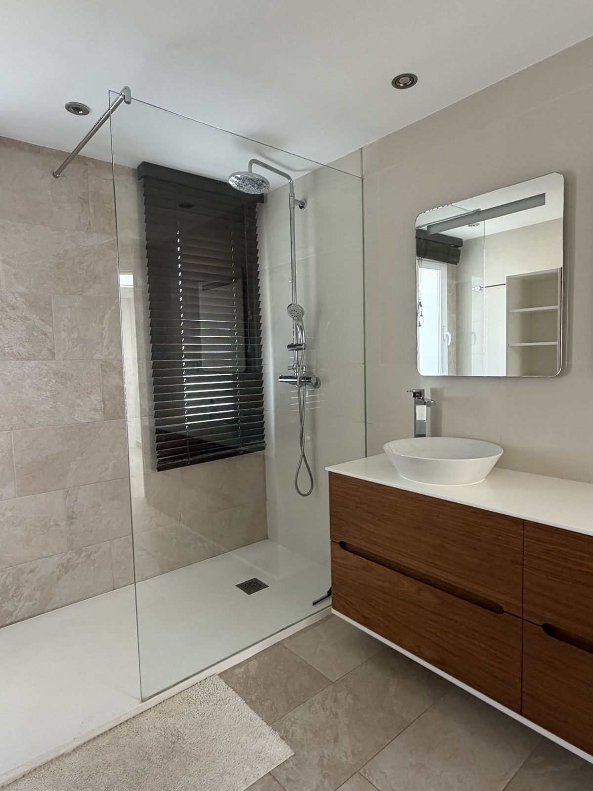 3 Bedroom Penthouse in Estepona - Photo 10