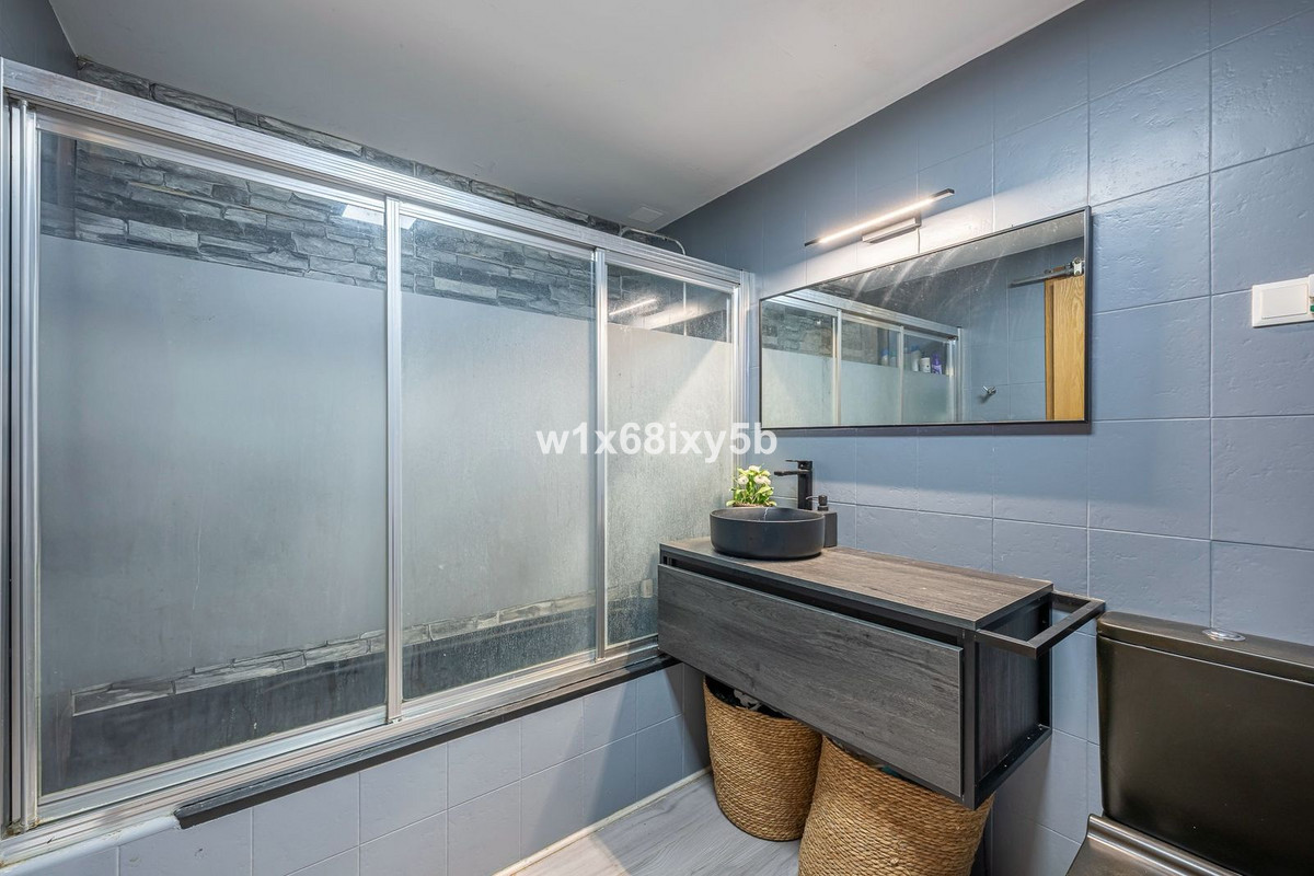 3 Bedroom Apartment in Marbella - Photo 13