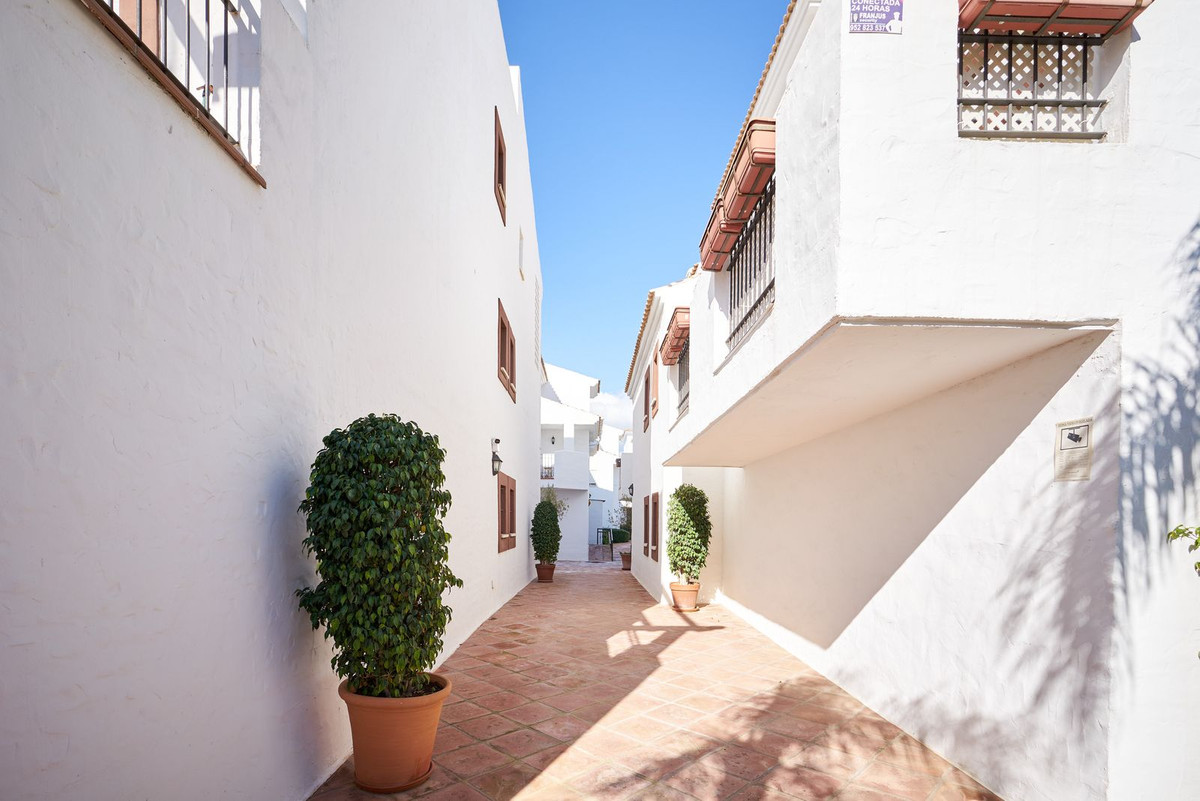 3 Bedroom Apartment in San Pedro de Alcántara - Photo 38