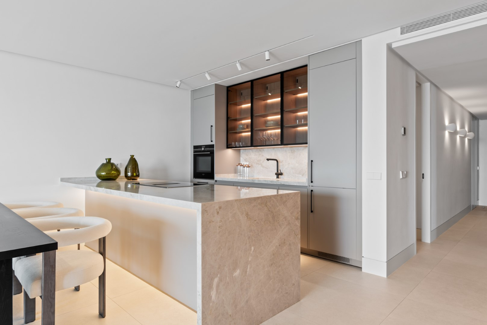 3 Bedroom Apartment in Estepona - Photo 18