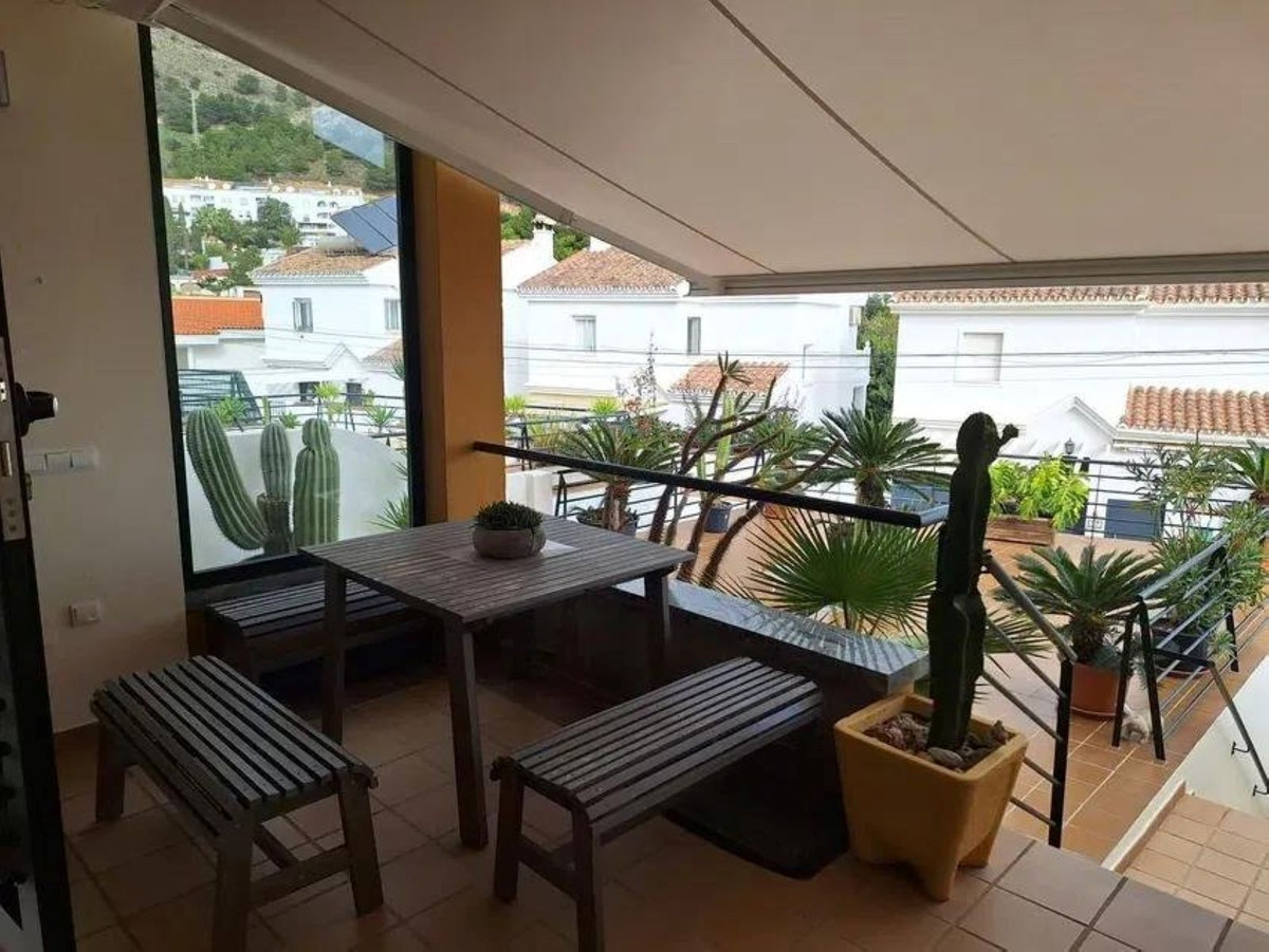3 Bedroom Townhouse in Benalmádena - Photo 2