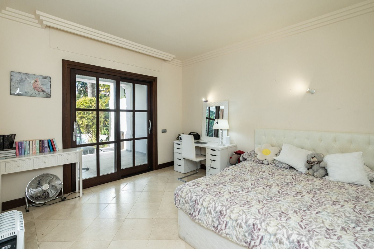 5 Bedroom Villa in Benahavís - Фото 15