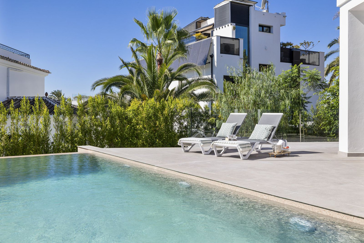 5 Bedroom Villa in Marbella - Photo 47