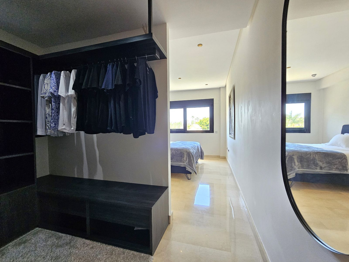 3 Bedroom Apartment in Marbella - Photo 12