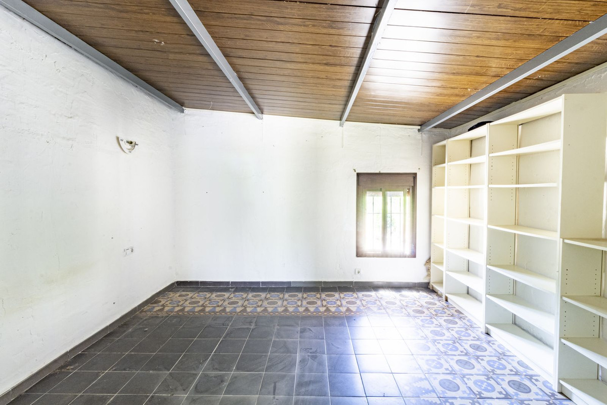 11 Bedroom Country house in Guaro - Photo 39
