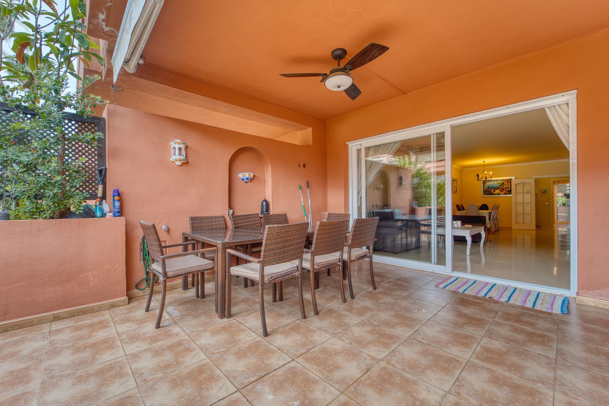 2 Bedroom Apartment in Marbella - Foto 2