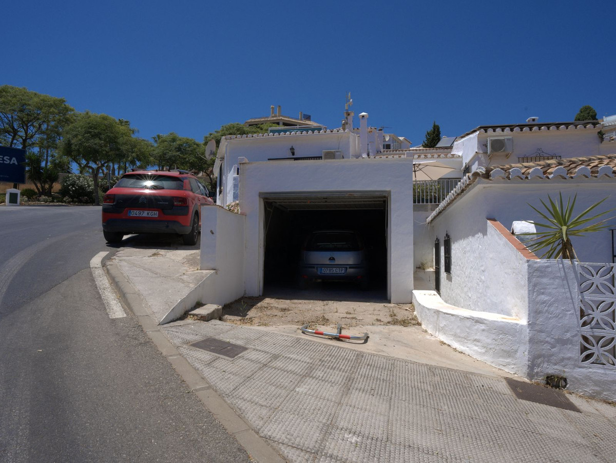 5 Bedroom Villa in Fuengirola - Photo 2