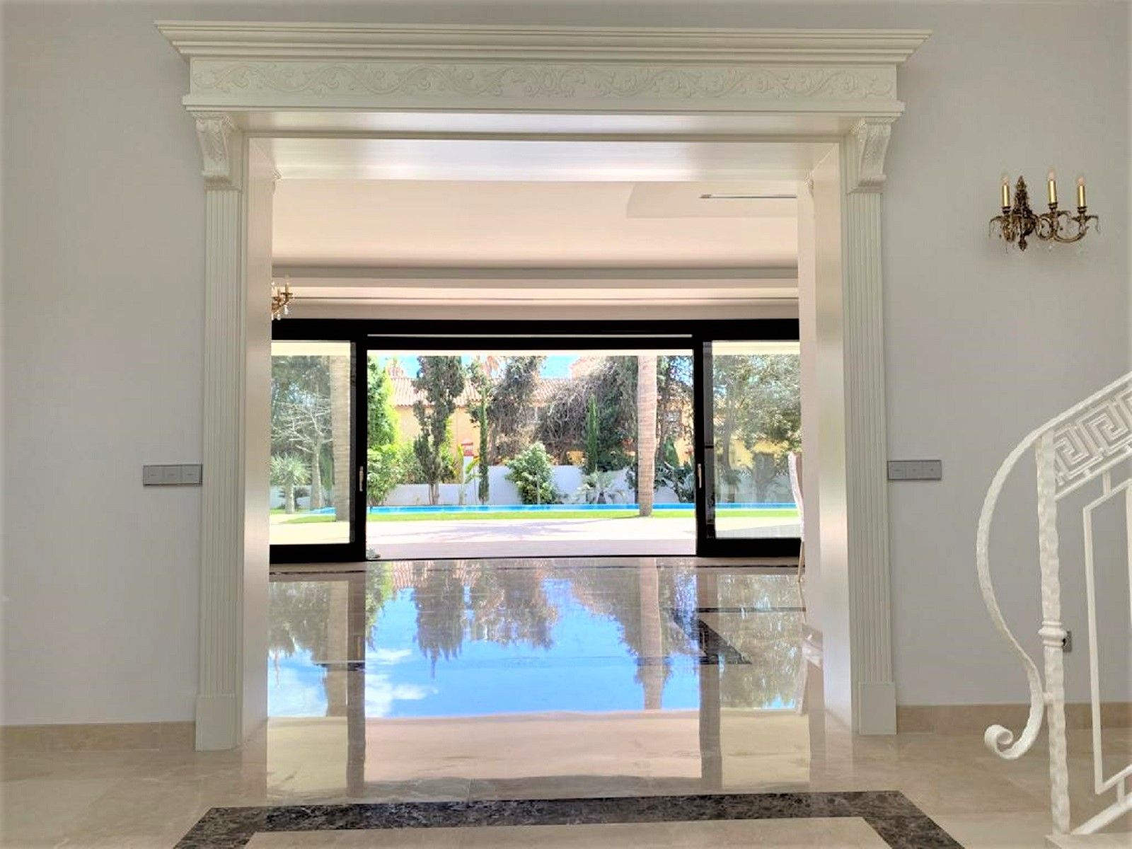 6 Bedroom Villa in Estepona - Фото 3