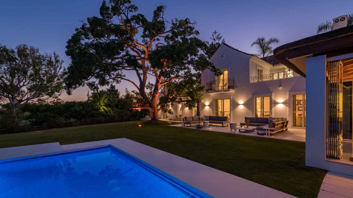 6 Bedroom Villa in Marbella - Photo 30