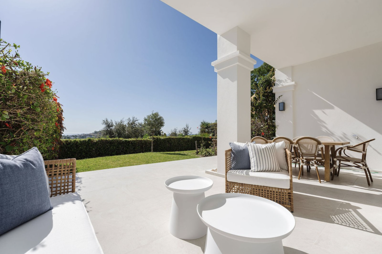 4 Bedroom Townhouse in Benahavís - Photo 5