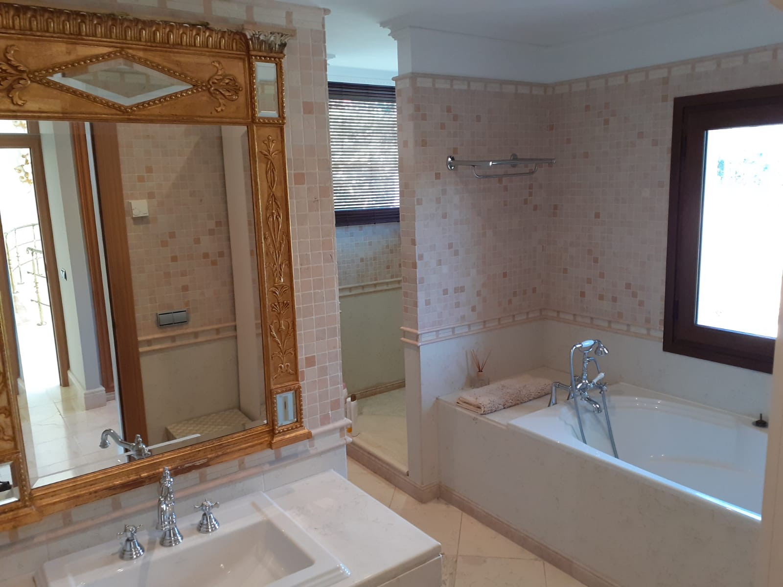 4 Bedroom Villa in Estepona - Foto 6