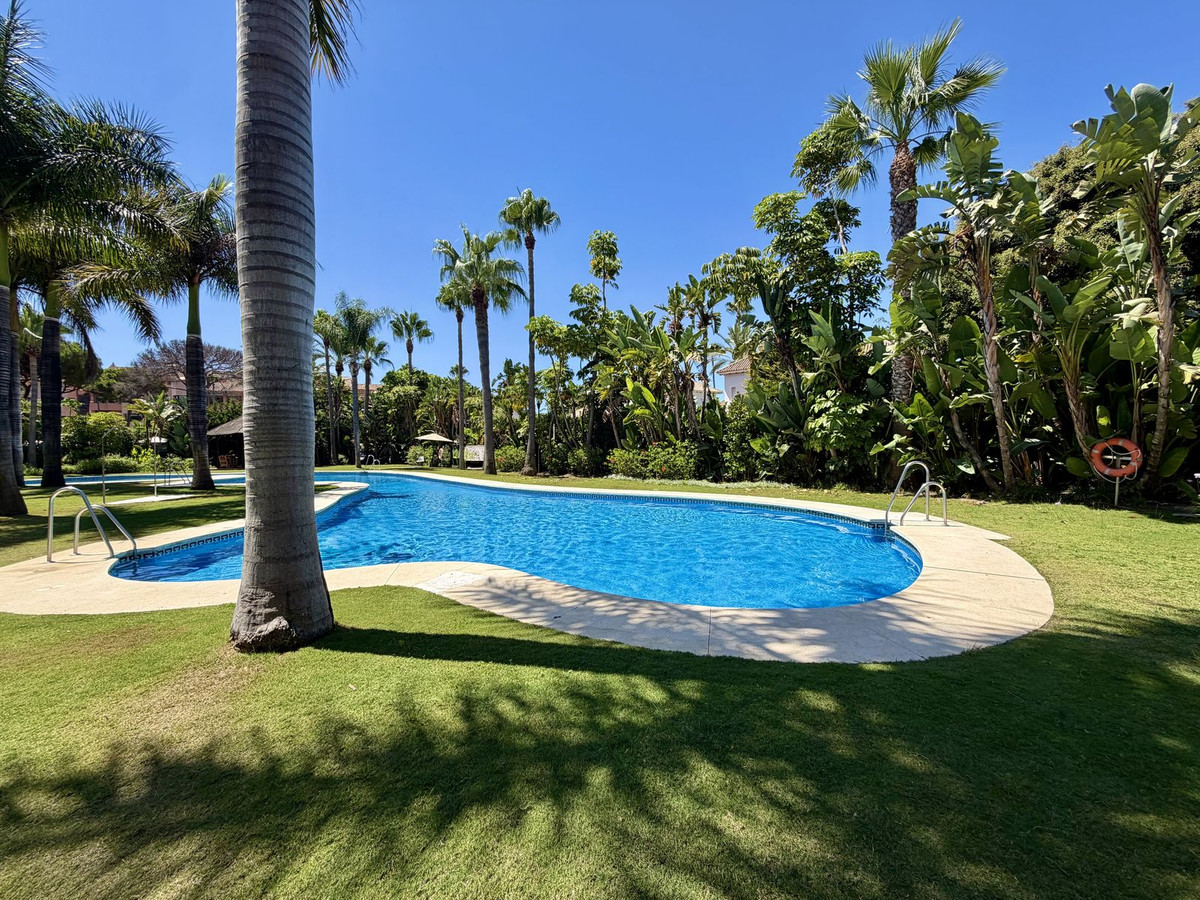 2 Bedroom Apartment in Marbella - Photo 21