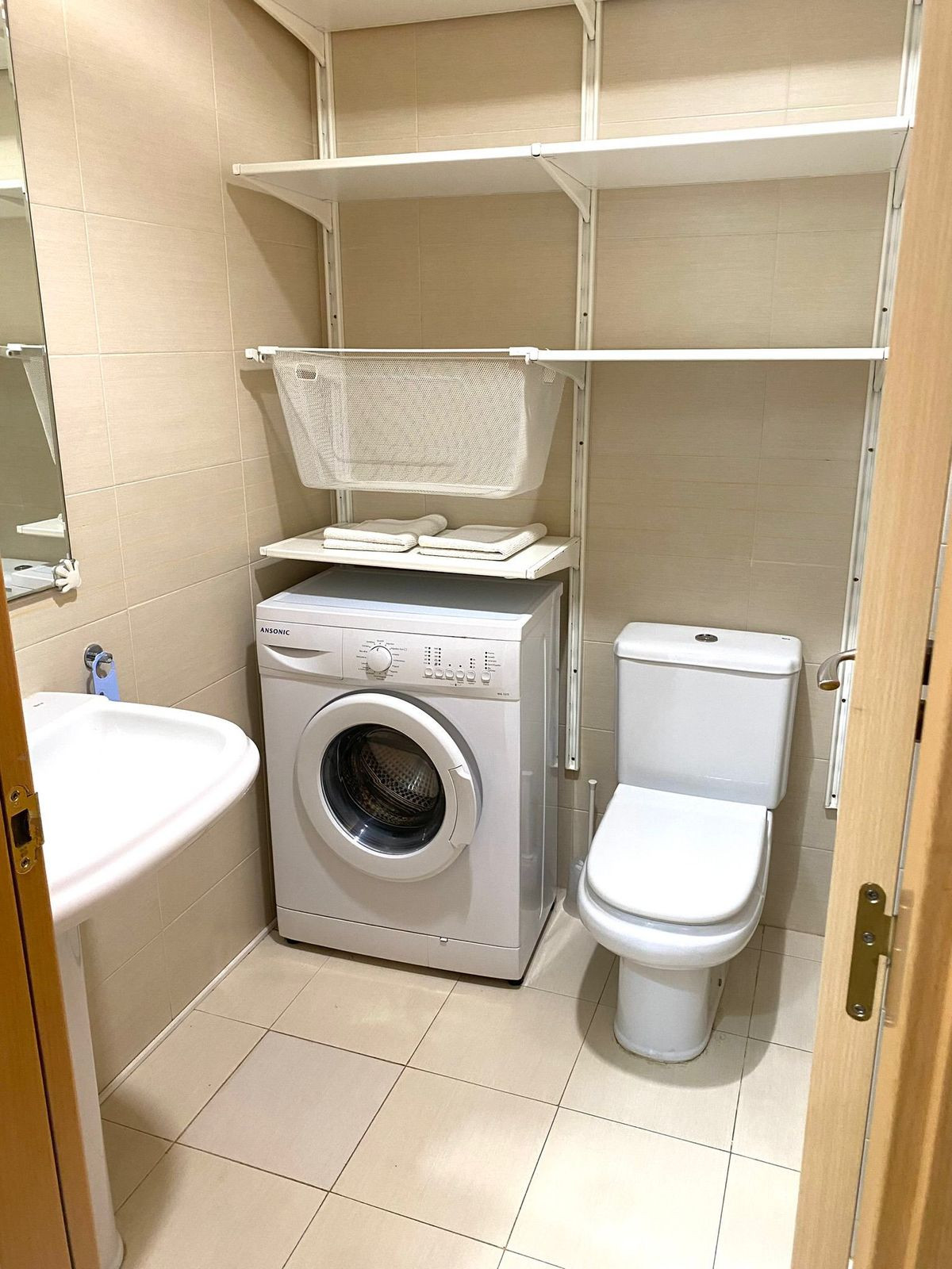 2 Bedroom Apartment in Fuengirola - Photo 3