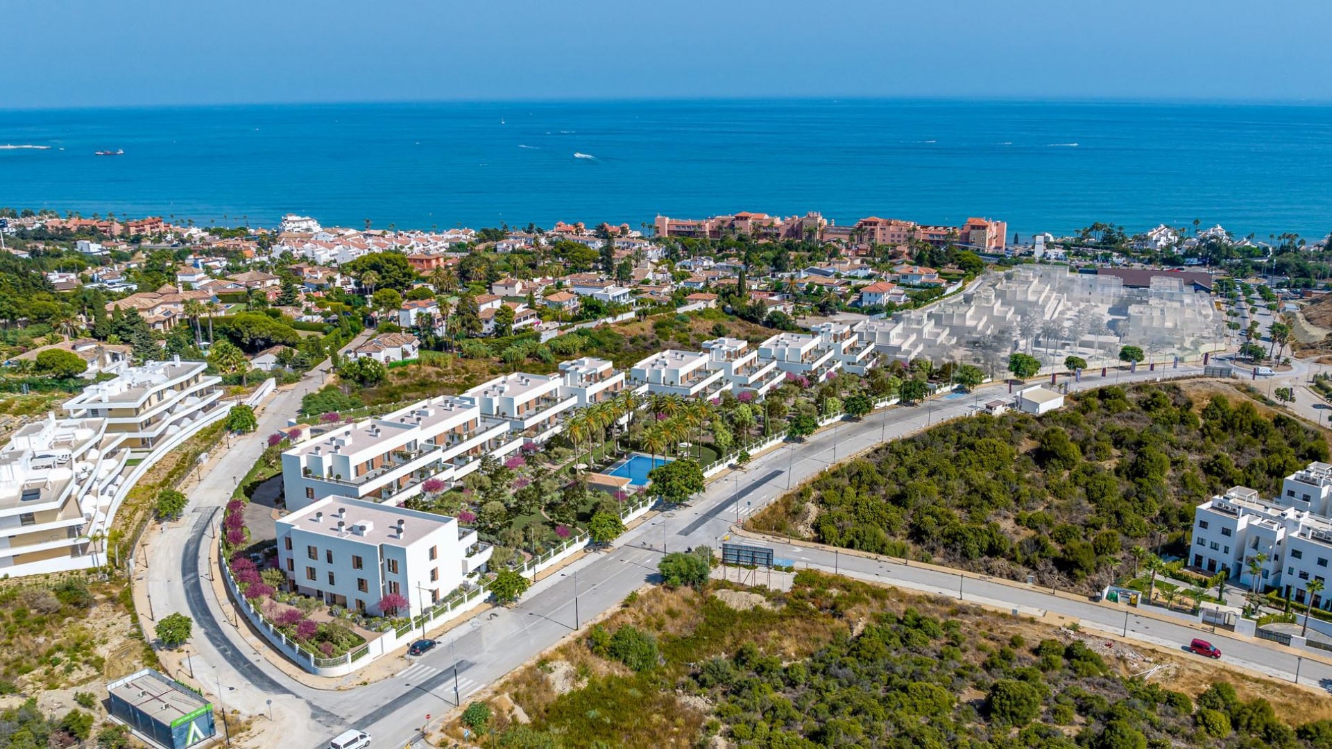 2 Bedroom Apartment in Estepona - Photo 11
