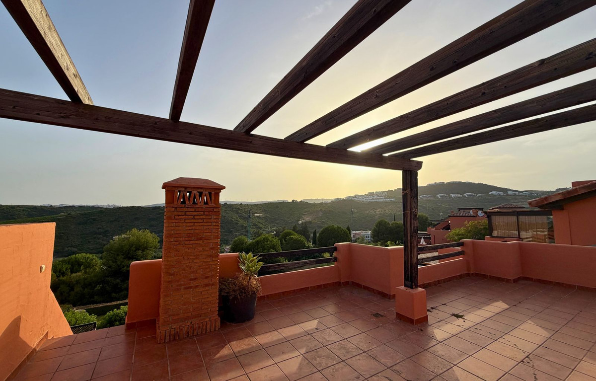 2 Bedroom Penthouse in Casares - Photo 3