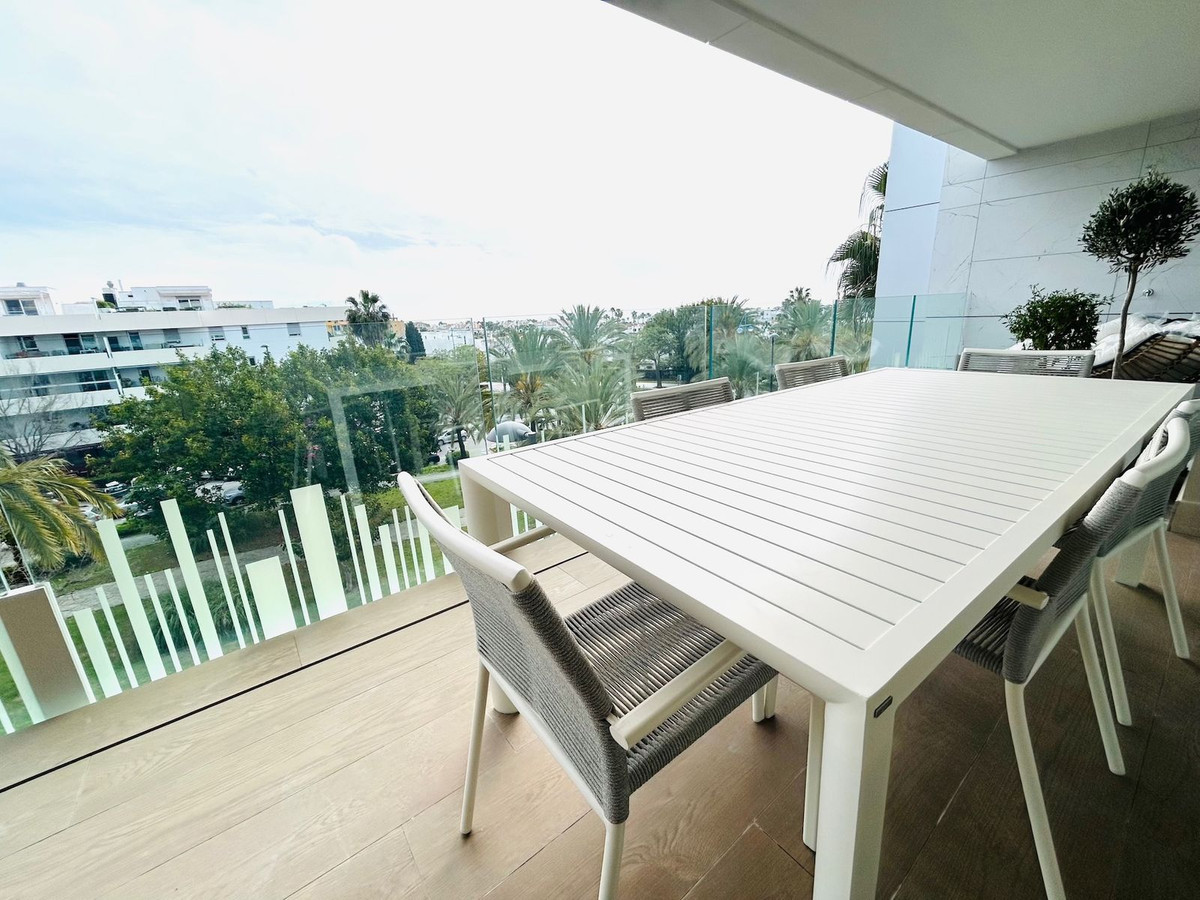 3 Bedroom Apartment in San Pedro de Alcántara - Photo 11
