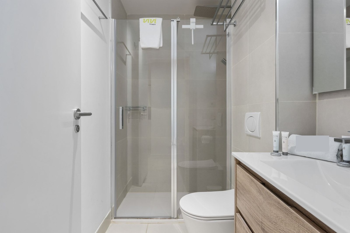 2 Bedroom Apartment in Fuengirola - Photo 20