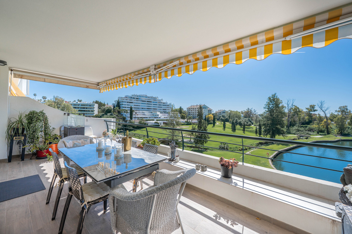 4 Bedroom Apartment in San Pedro de Alcántara - Photo 16
