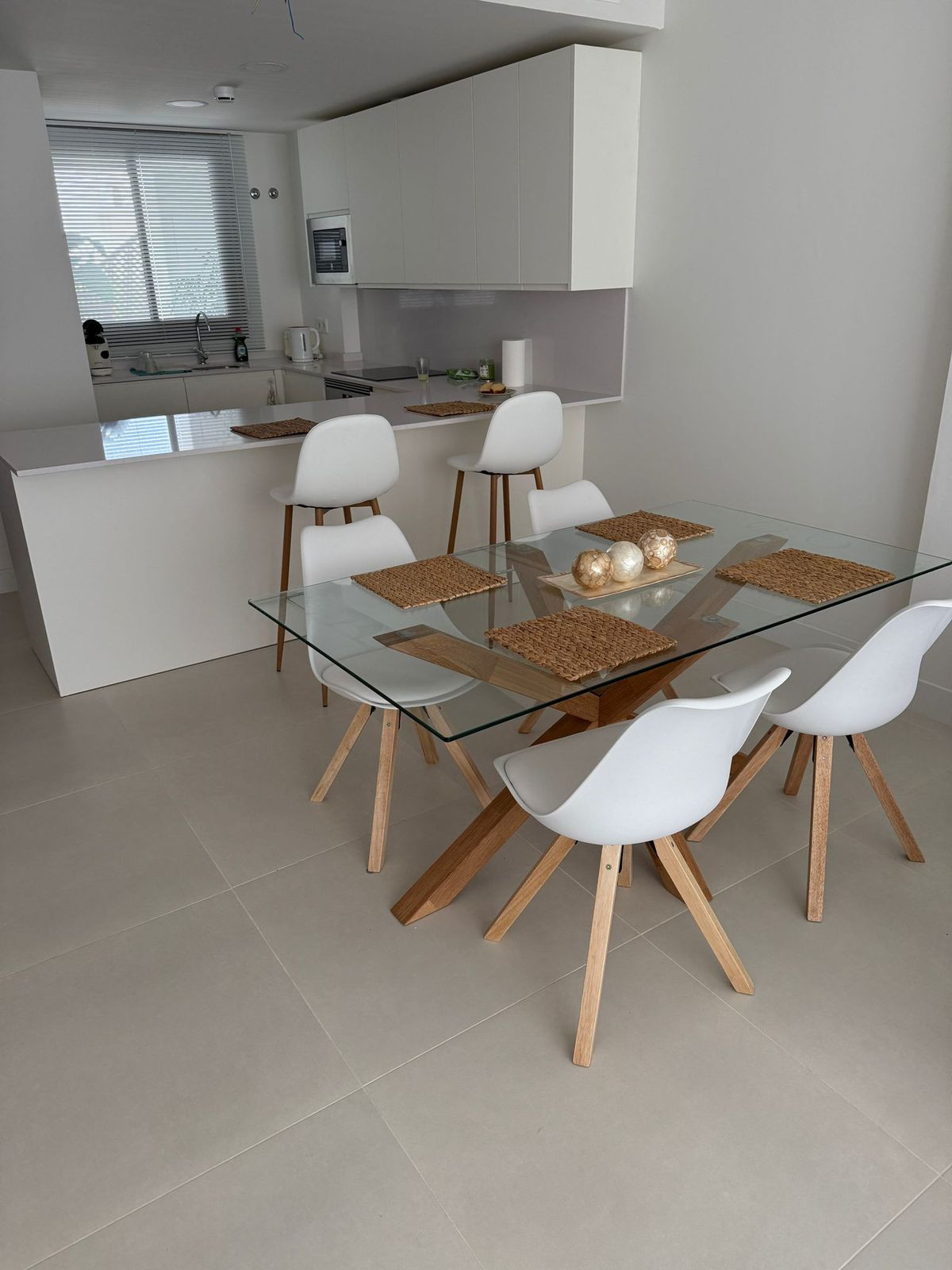 2 Bedroom Apartment in Benalmádena - Photo 5
