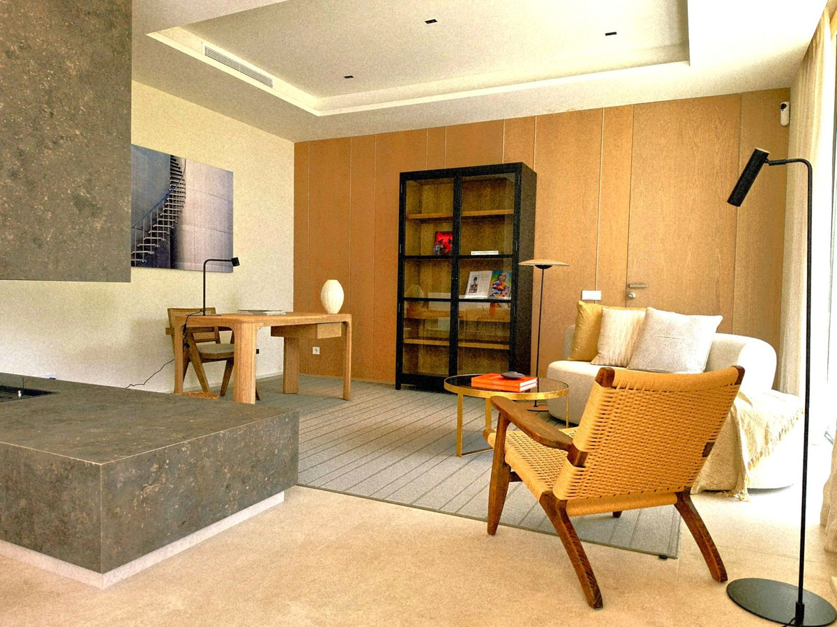 5 Bedroom Villa in Marbella - Photo 23