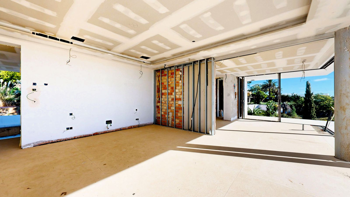 6 Bedroom Villa in Marbella - Photo 12