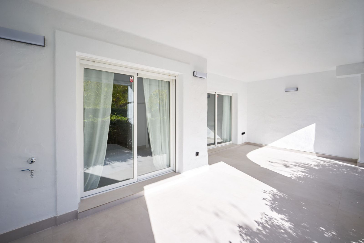 3 Bedroom Apartment in San Pedro de Alcántara - Photo 28