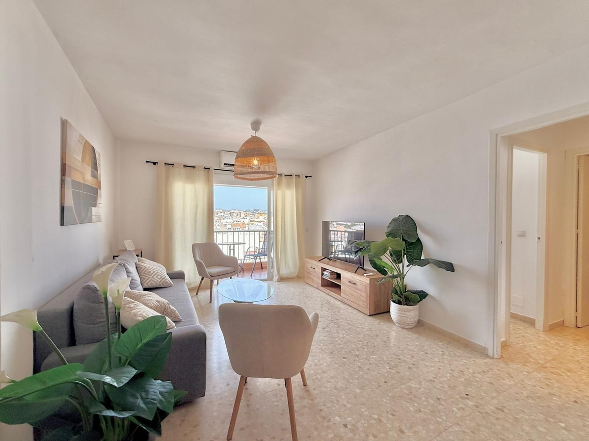 2 Bedroom Penthouse in Fuengirola - Photo 8