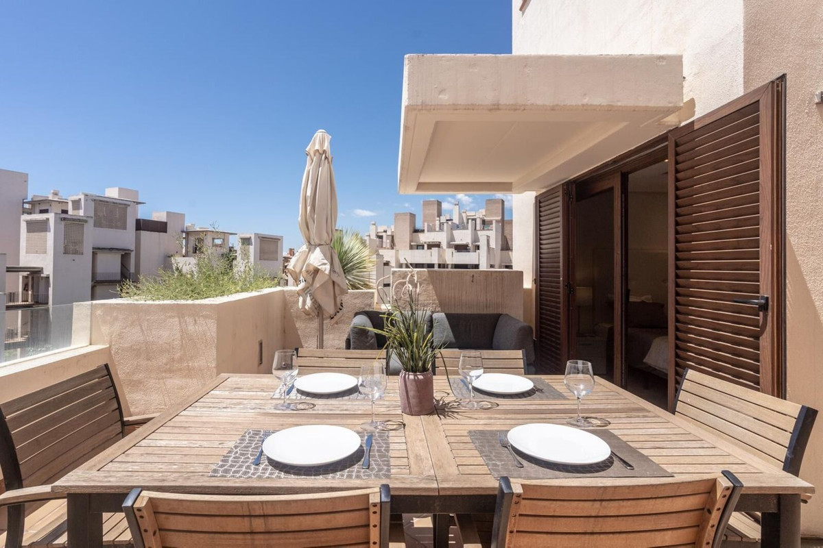 2 Bedroom Penthouse in Estepona - Photo 6