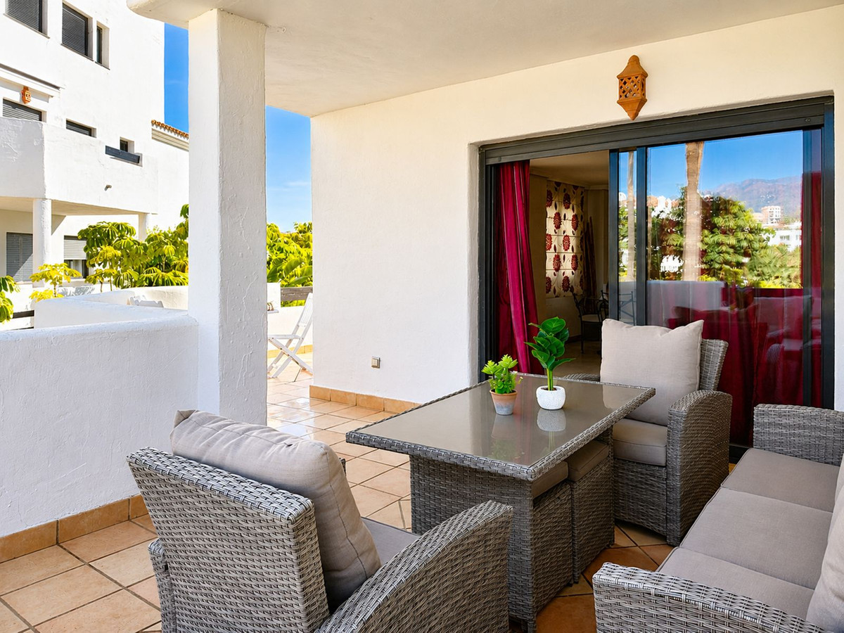 2 Bedroom Apartment in Estepona - Photo 24