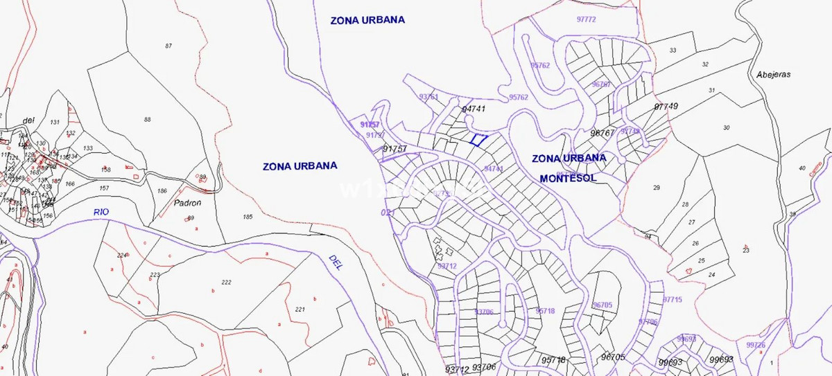 898 m² Plot in Estepona - Photo 3