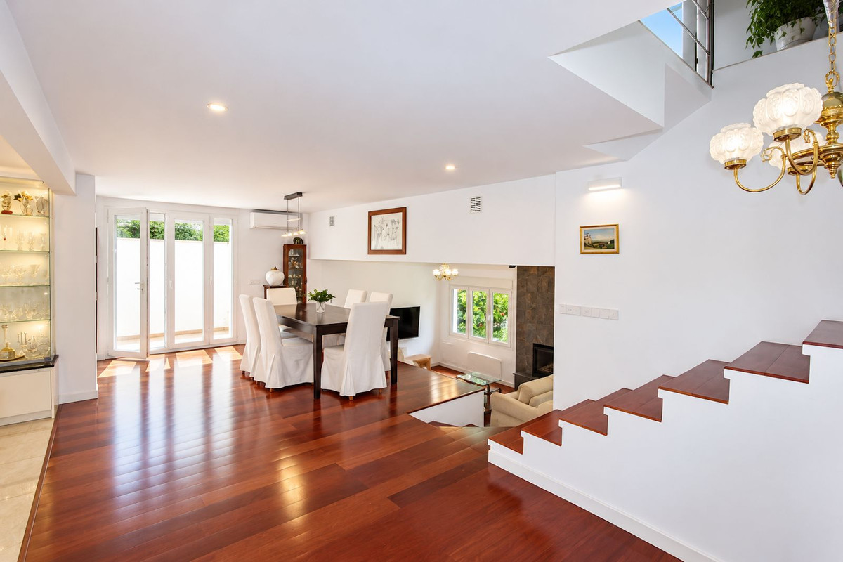 3 Bedroom Villa in Marbella - Photo 4
