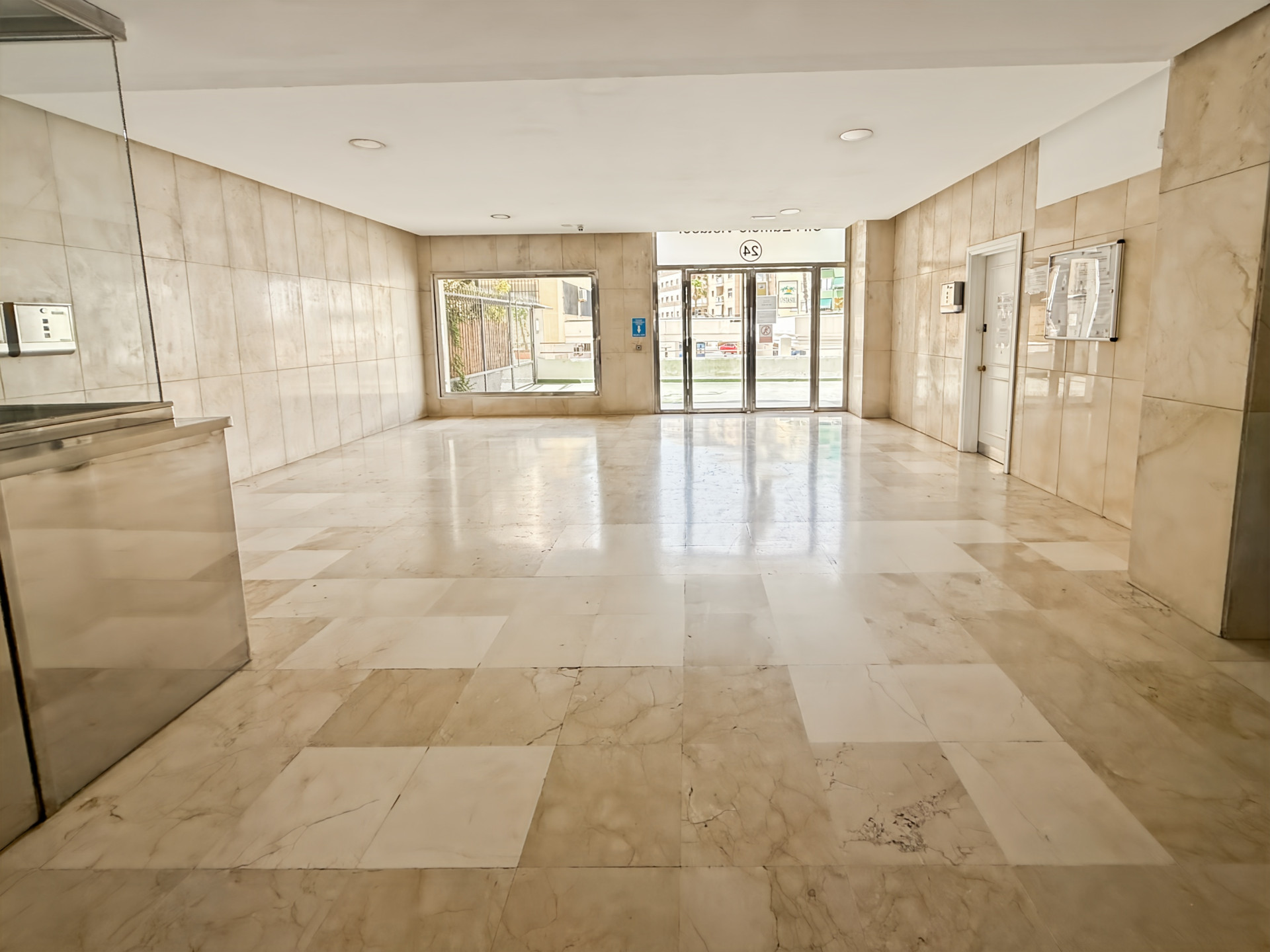 Apartment in Torremolinos - Photo 12