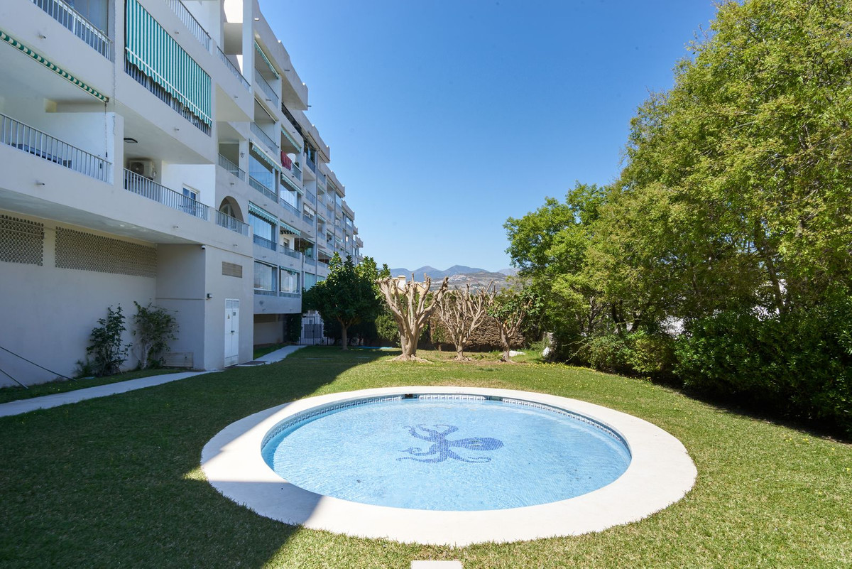 2 Bedroom Apartment in Marbella - Photo 30