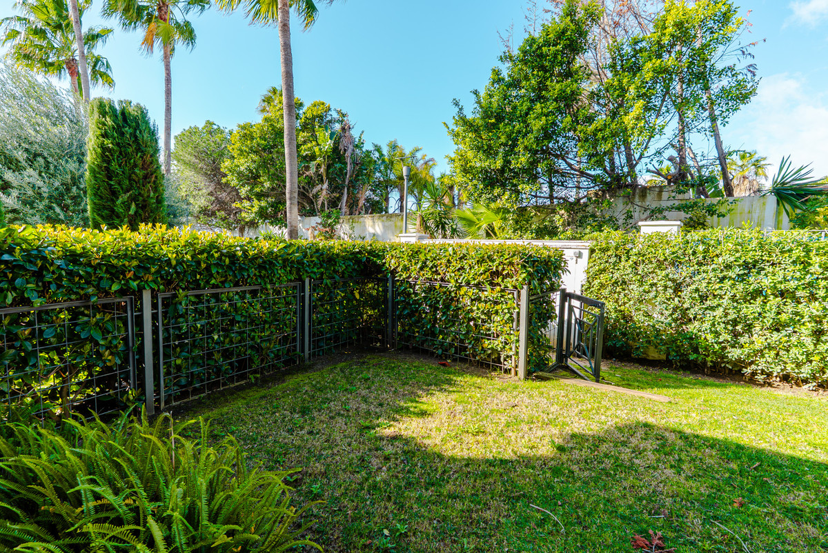 3 Bedroom Apartment in Estepona - Photo 15