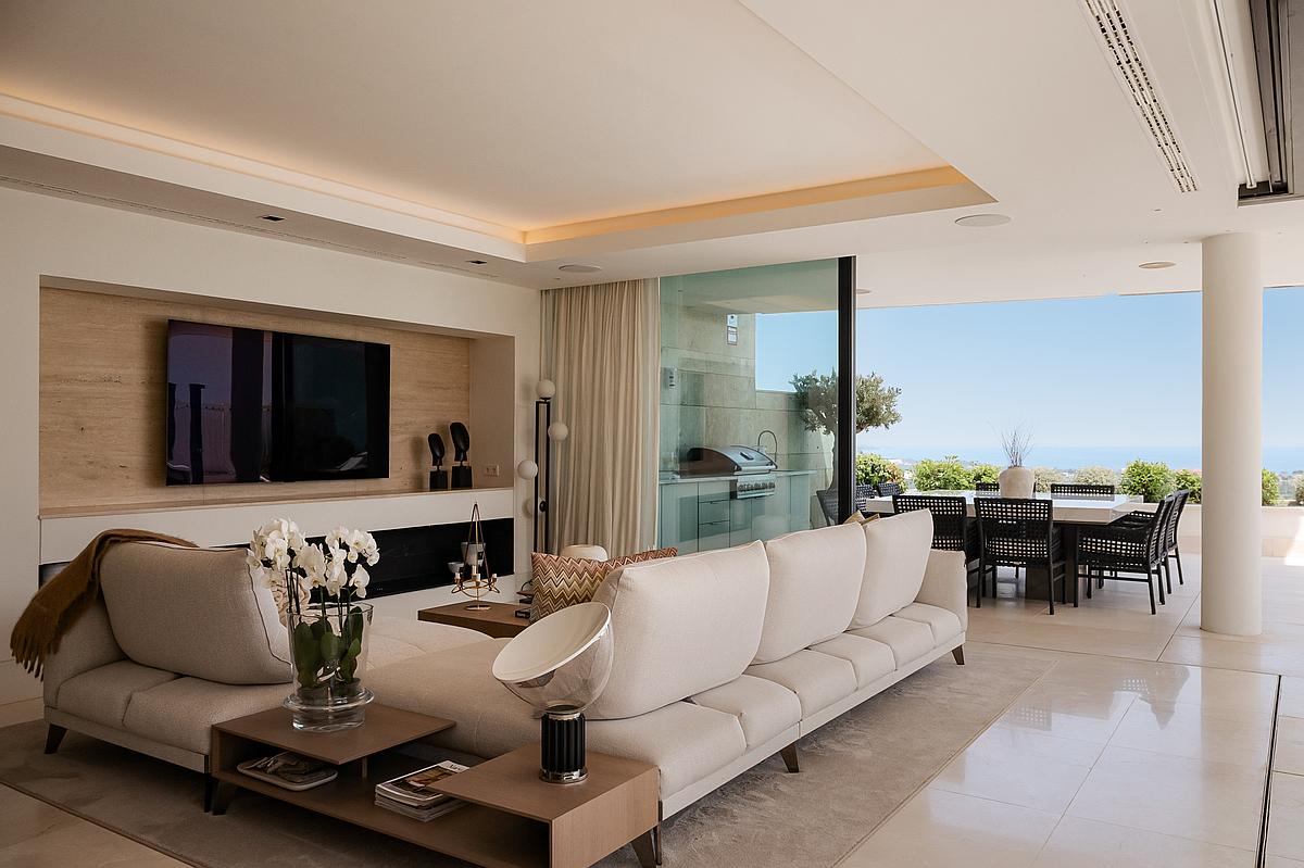 3 Bedroom Apartment in Benahavís - Photo 3