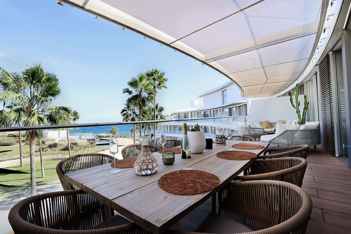 4 Bedroom Apartment in Estepona - Photo 29