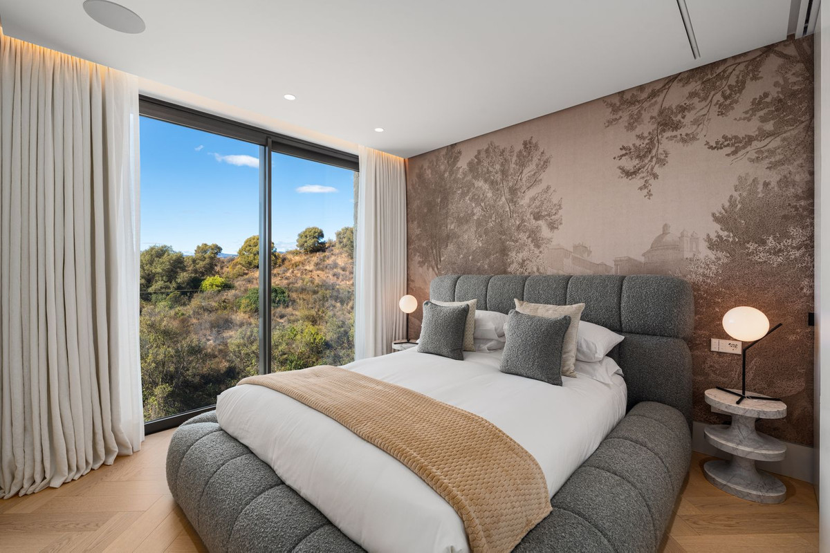 5 Bedroom Villa in Marbella - Photo 16