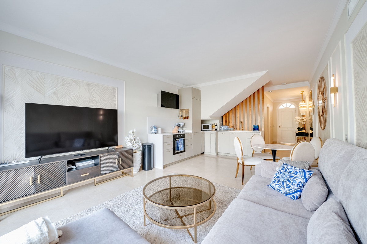 3 Bedroom Apartment in Marbella - Photo 4